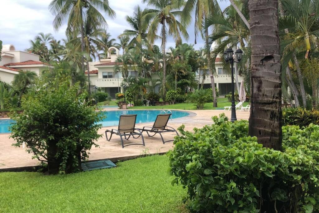 Hermoso Apartamento En Manzanillo Con Alberca Y Cancha De Tenis, Ideal Para Relajarse Y Disfrutar De Una Escapada Tranquila En El Paraiso Tropical ภายนอก รูปภาพ